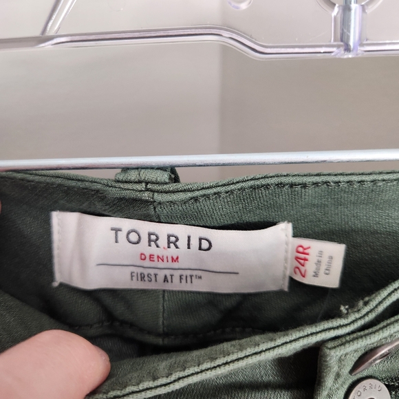 Torrid NWT womens 24R super stretch olive green moto leggings - Picture 3 of 7